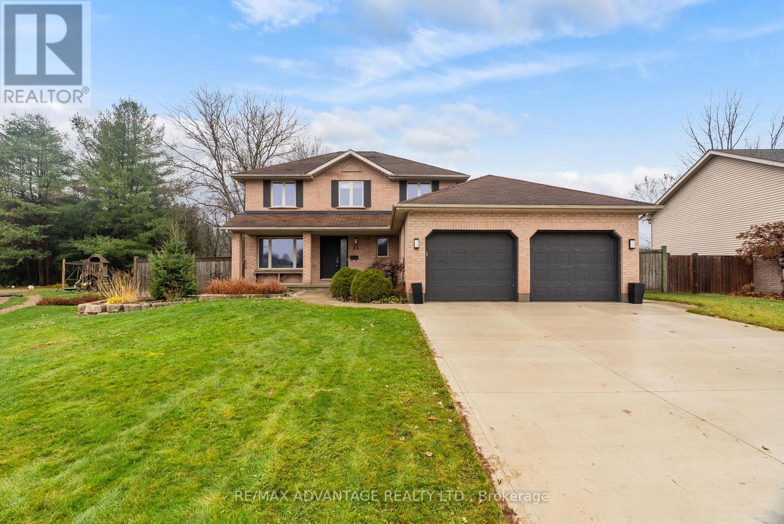 21 VILLAGE GATE CRESCENT, Thames Centre (Dorchester)