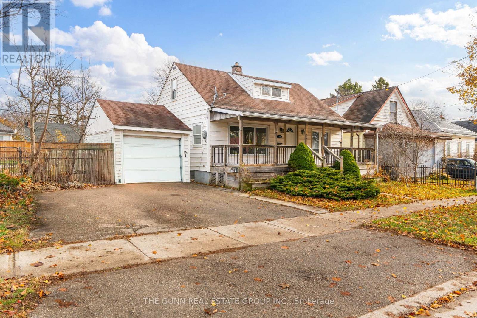 118 ST JULIEN STREET W, London East (East M)