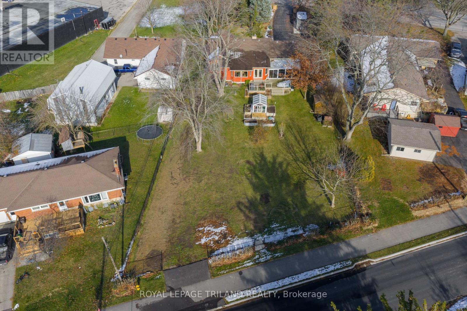 209 ELK STREET, Aylmer