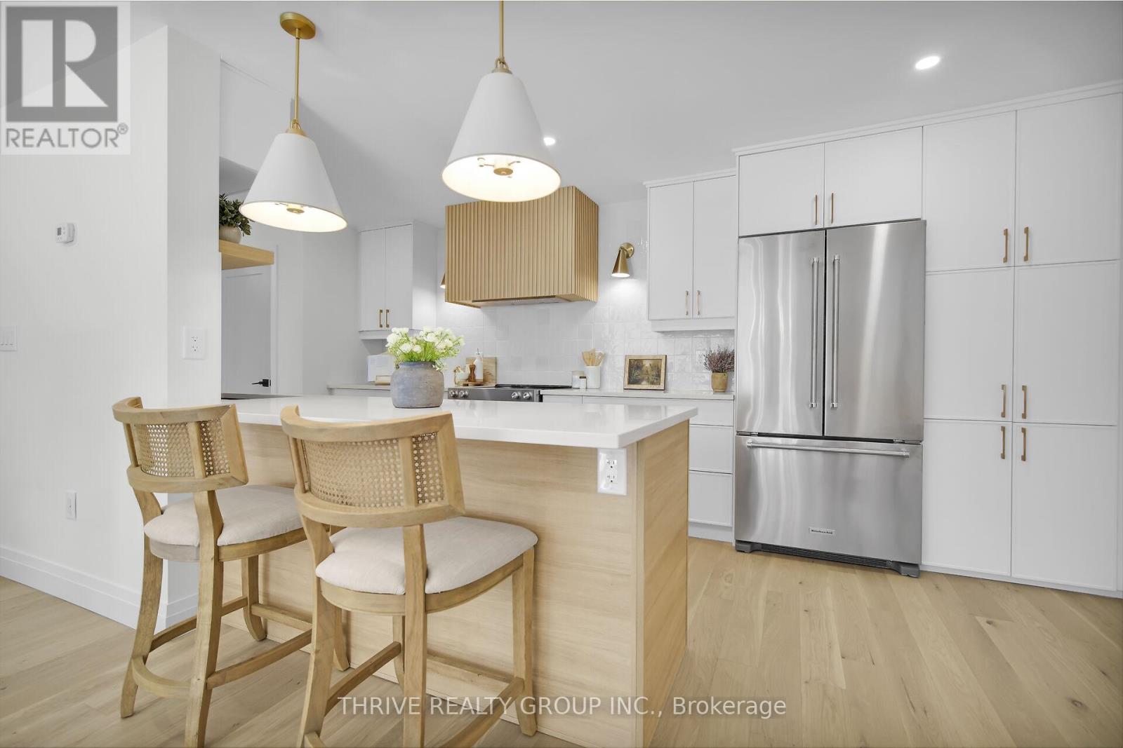 105 - 1180 COMMISSIONERS ROAD W, London South (South B)