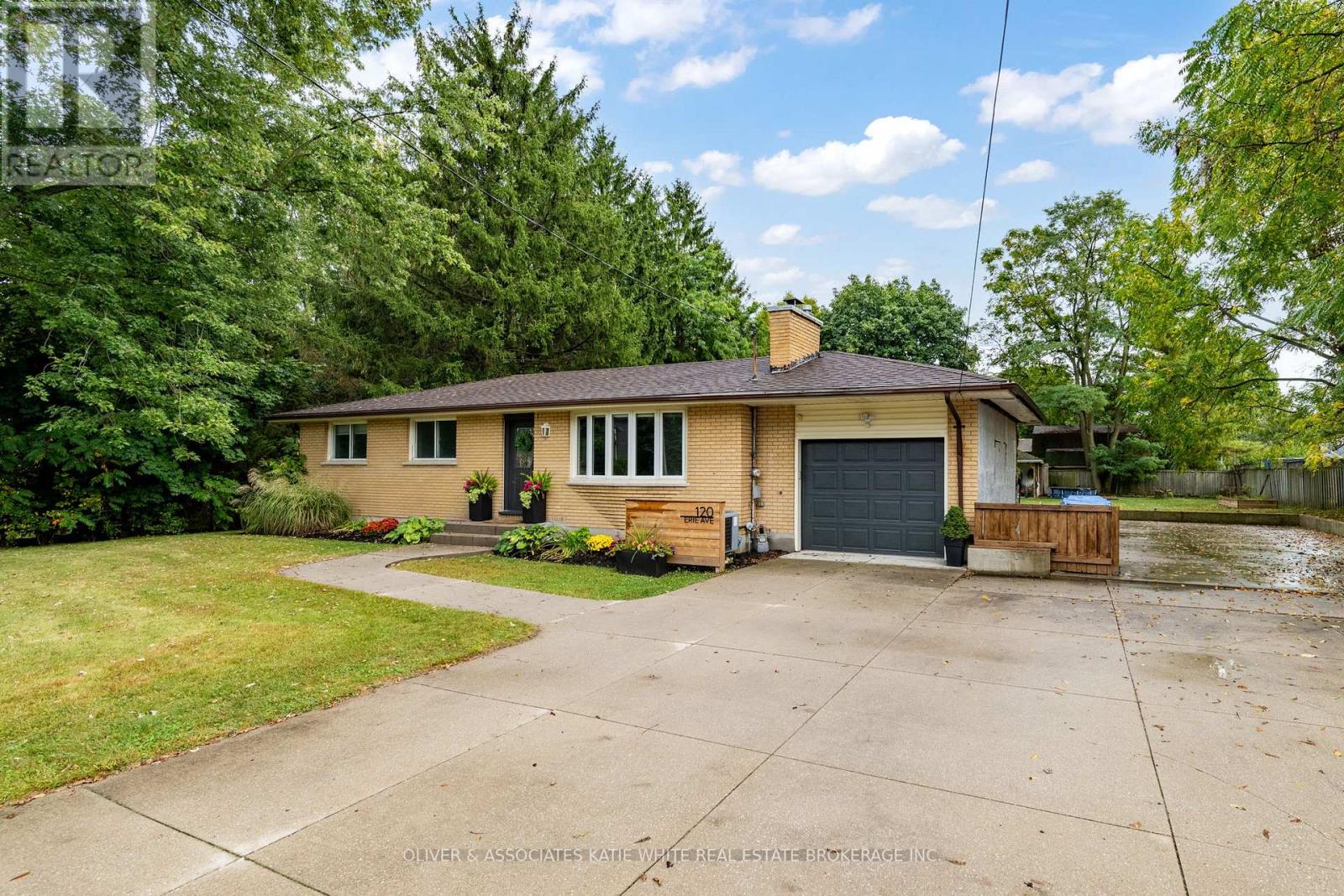 120 ERIE AVENUE, Middlesex Centre (Komoka)