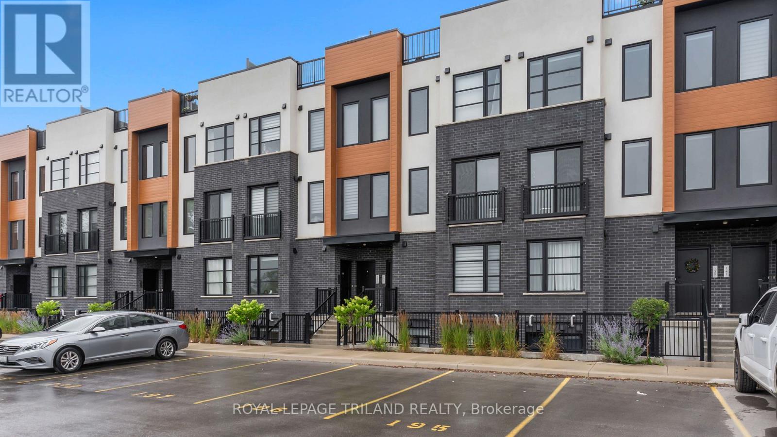 129 - 3900 SAVOY STREET, London South (South V)