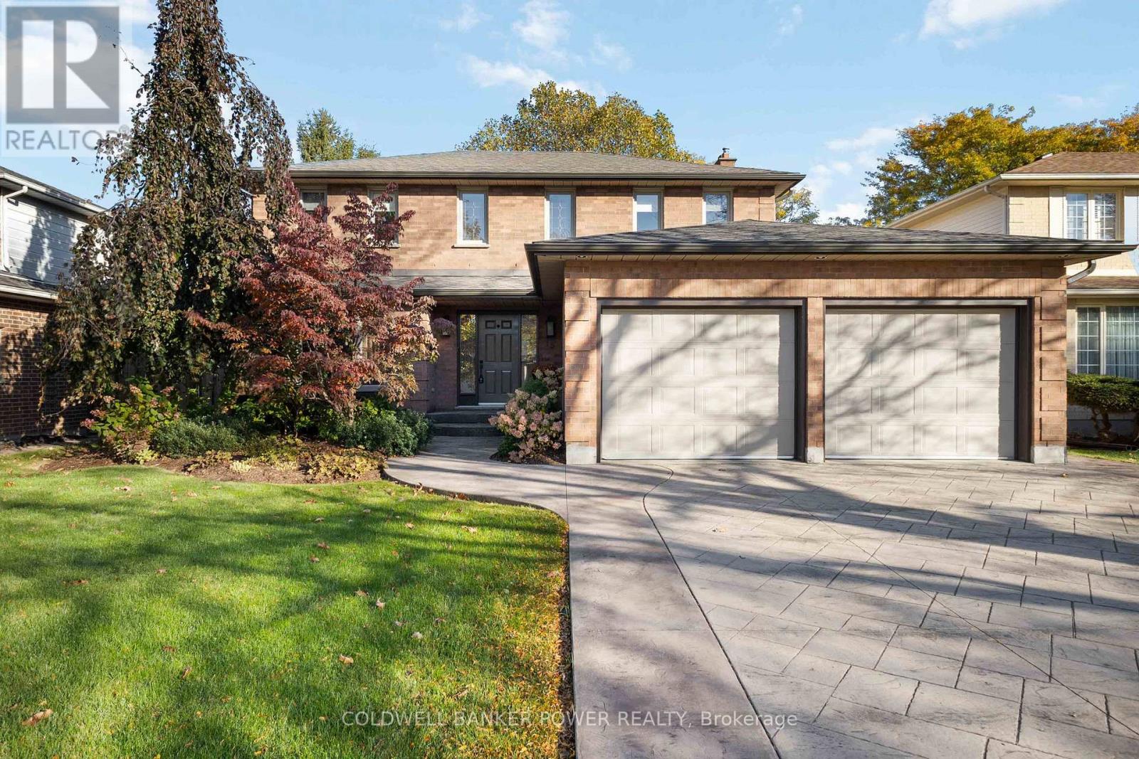 15 MONTE VISTA CRESCENT, London South (South N)