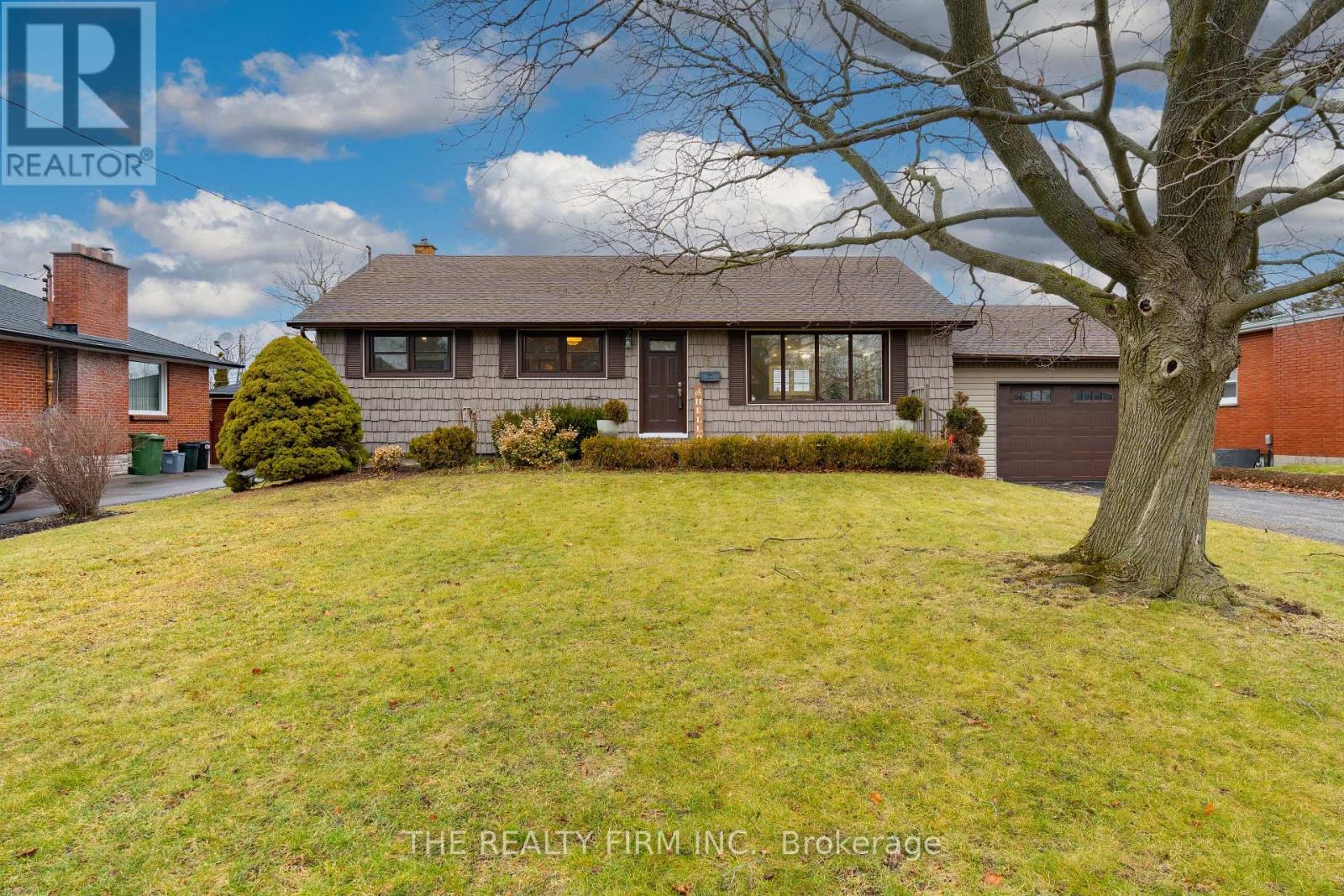 5 MONTCALM STREET N, St. Thomas