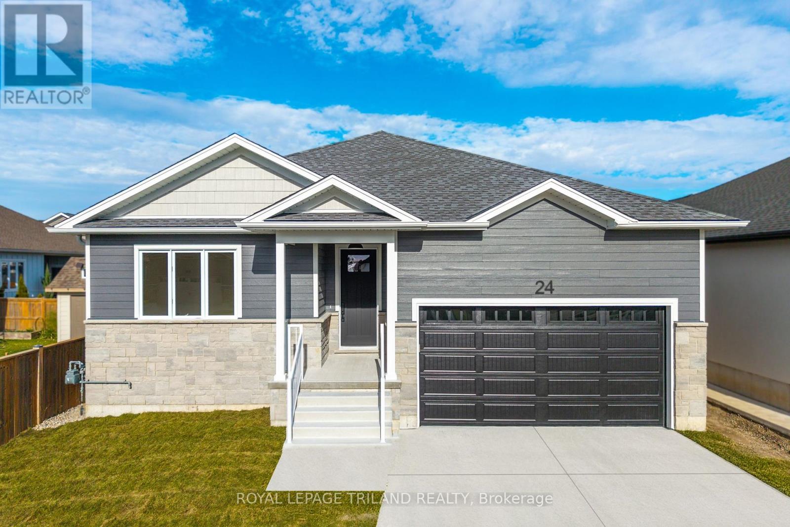24 BROOKLAWN DRIVE, Lambton Shores (Grand Bend)