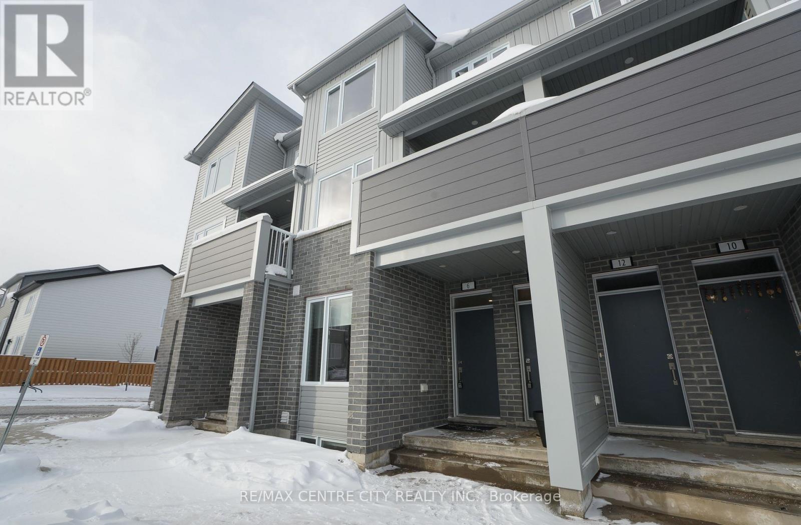 6 - 925 DEVERON CRESCENT, London South (South J)