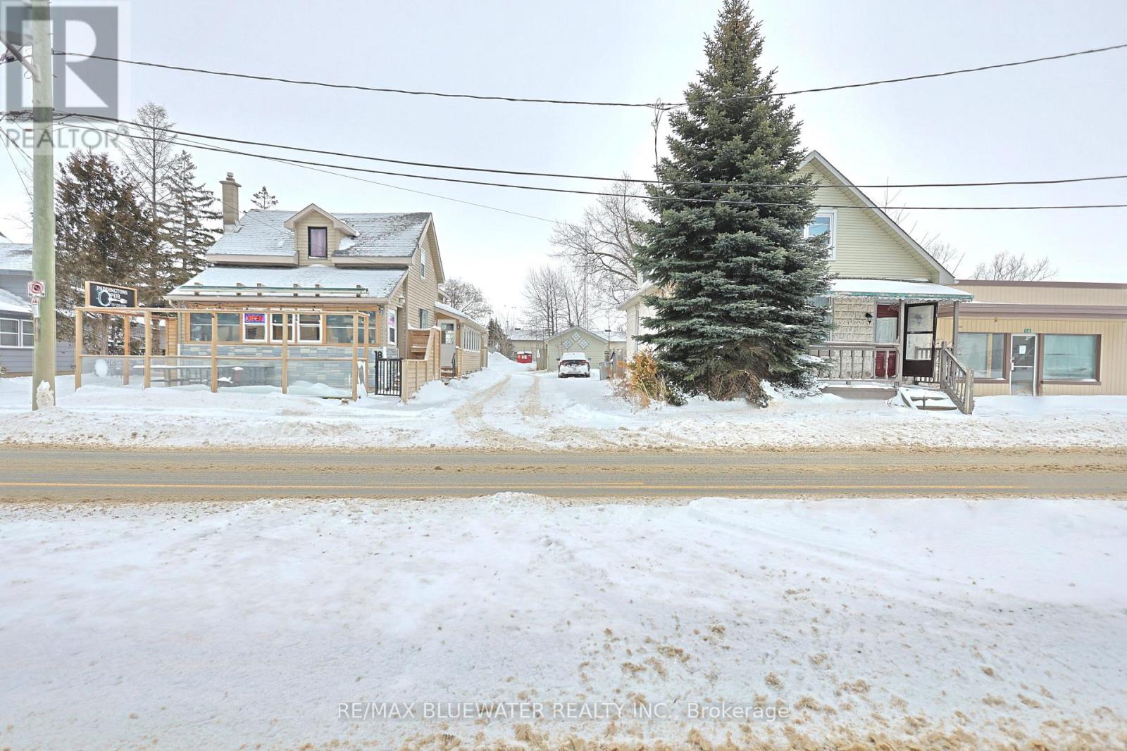 16 ONTARIO STREET N, Lambton Shores (Grand Bend)