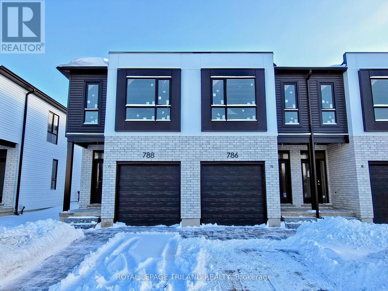 786 BANYAN LANE, London North (North E)