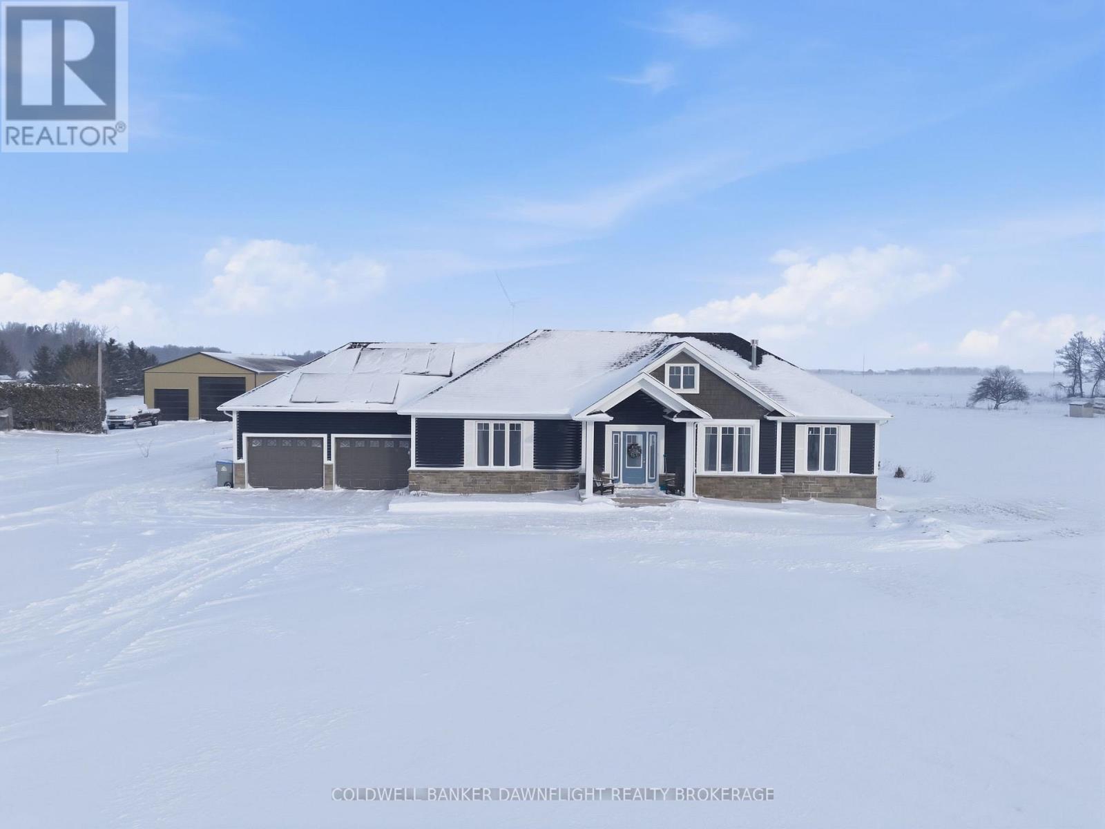 60 VICTORIA AVENUE W, South Huron (Stephen)