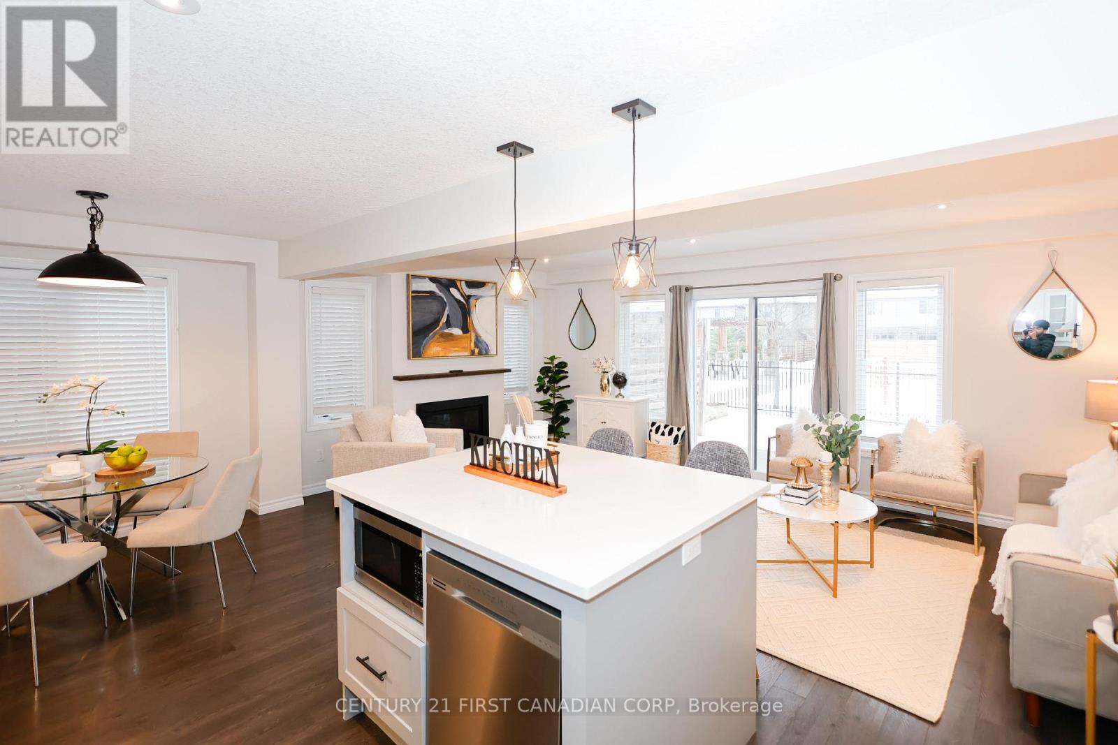 9 - 2040 SHORE ROAD, London South (South A)