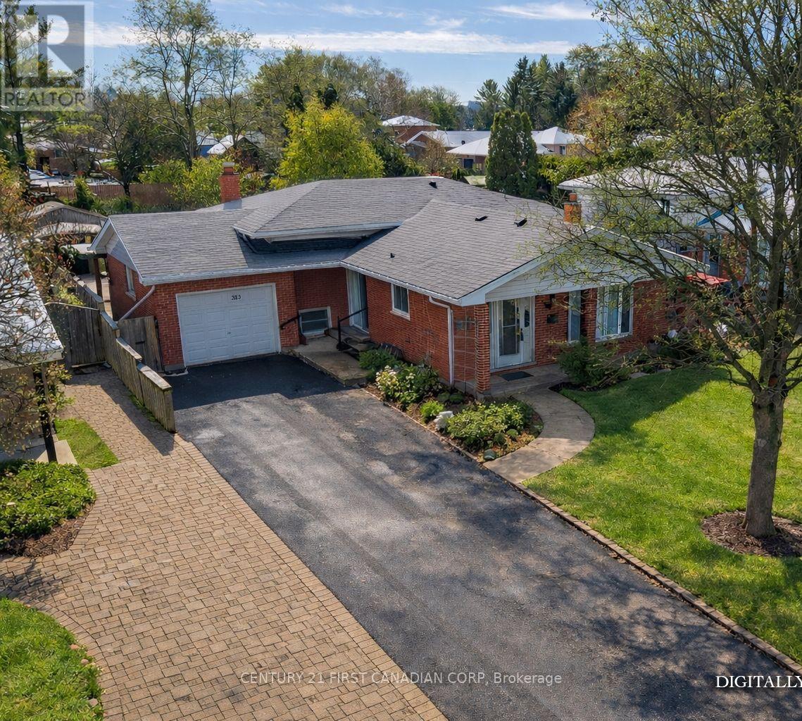 383 MAGNOLIA CRESCENT, London East (East A)