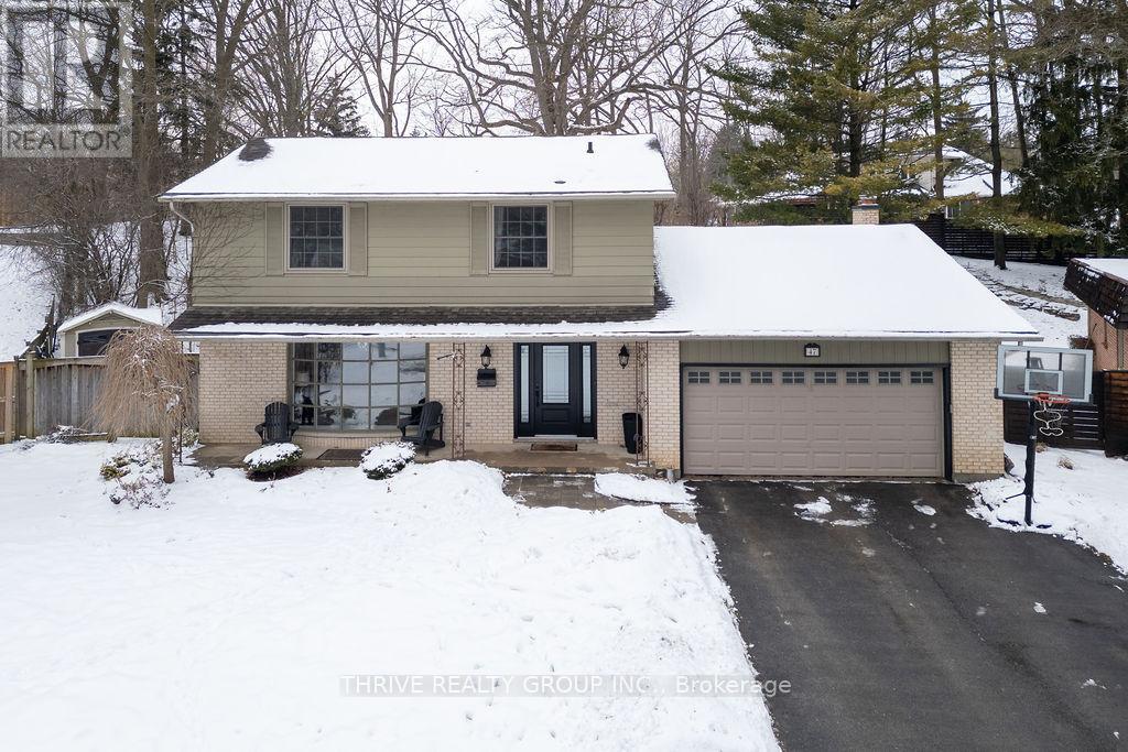 47 COMPTON CRESCENT, London South (South R)