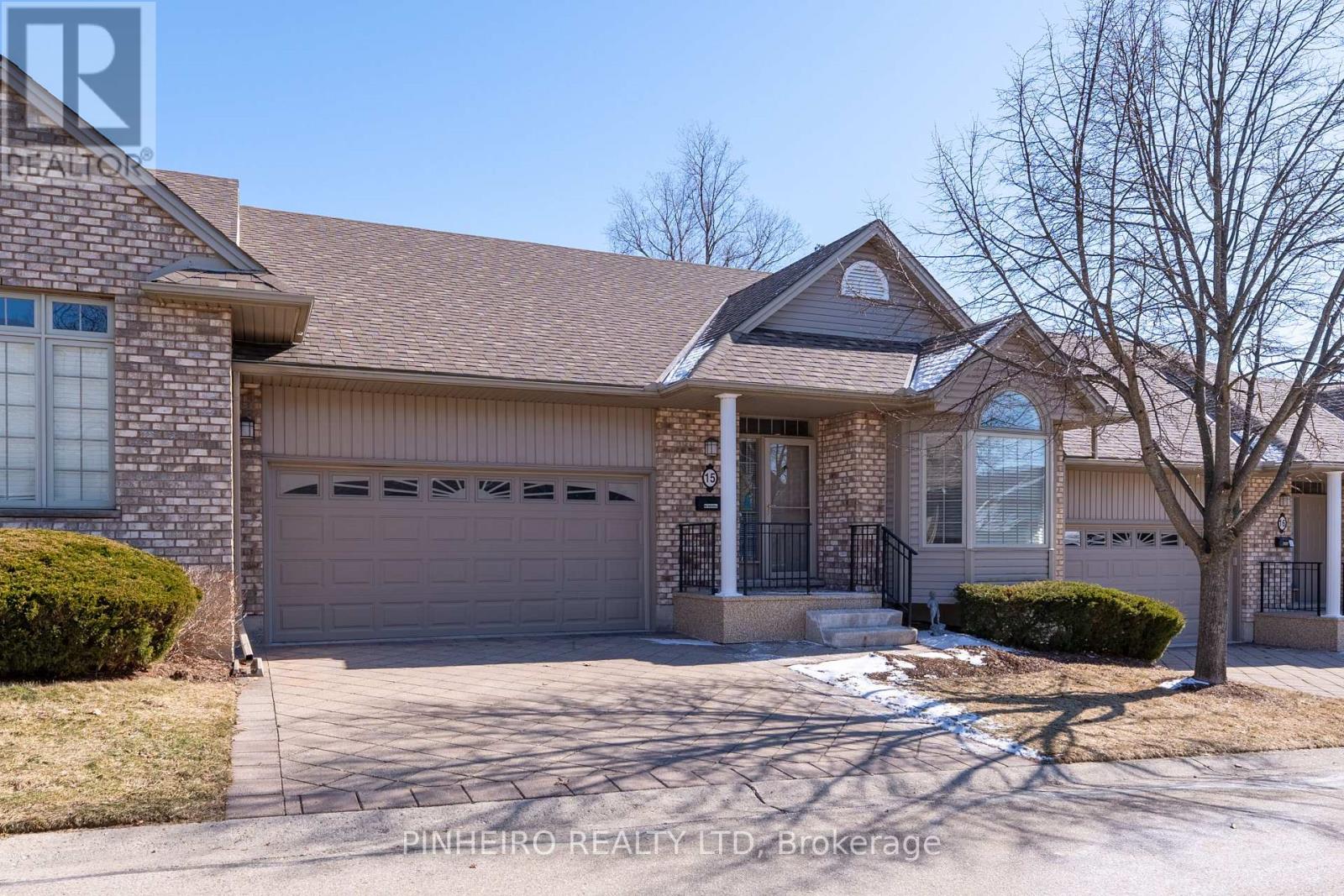 15 - 800 COMMISSIONERS ROAD W, London South (South L)