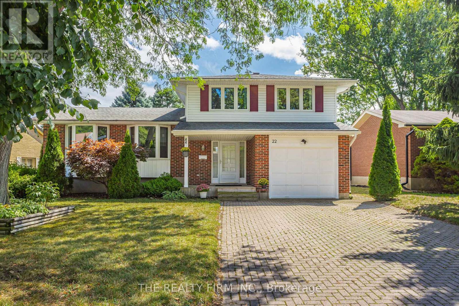 22 MILFORD CRESCENT, London North (North G)