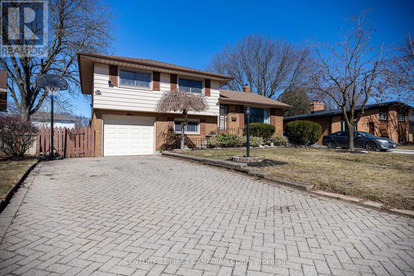 415 REGAL DRIVE, London East (East A)