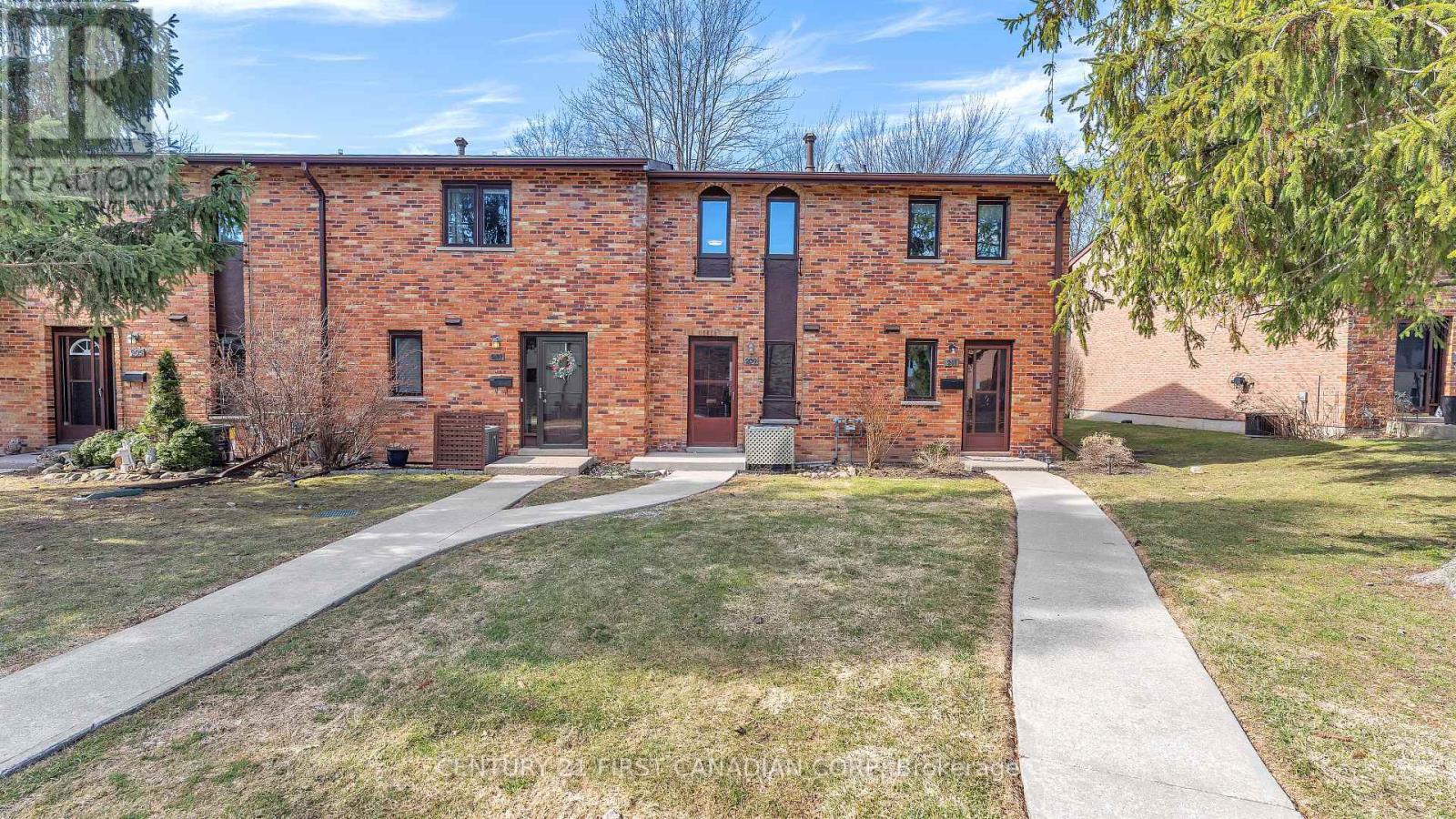 26 - 209 MILLBANK DRIVE, London South (South S)