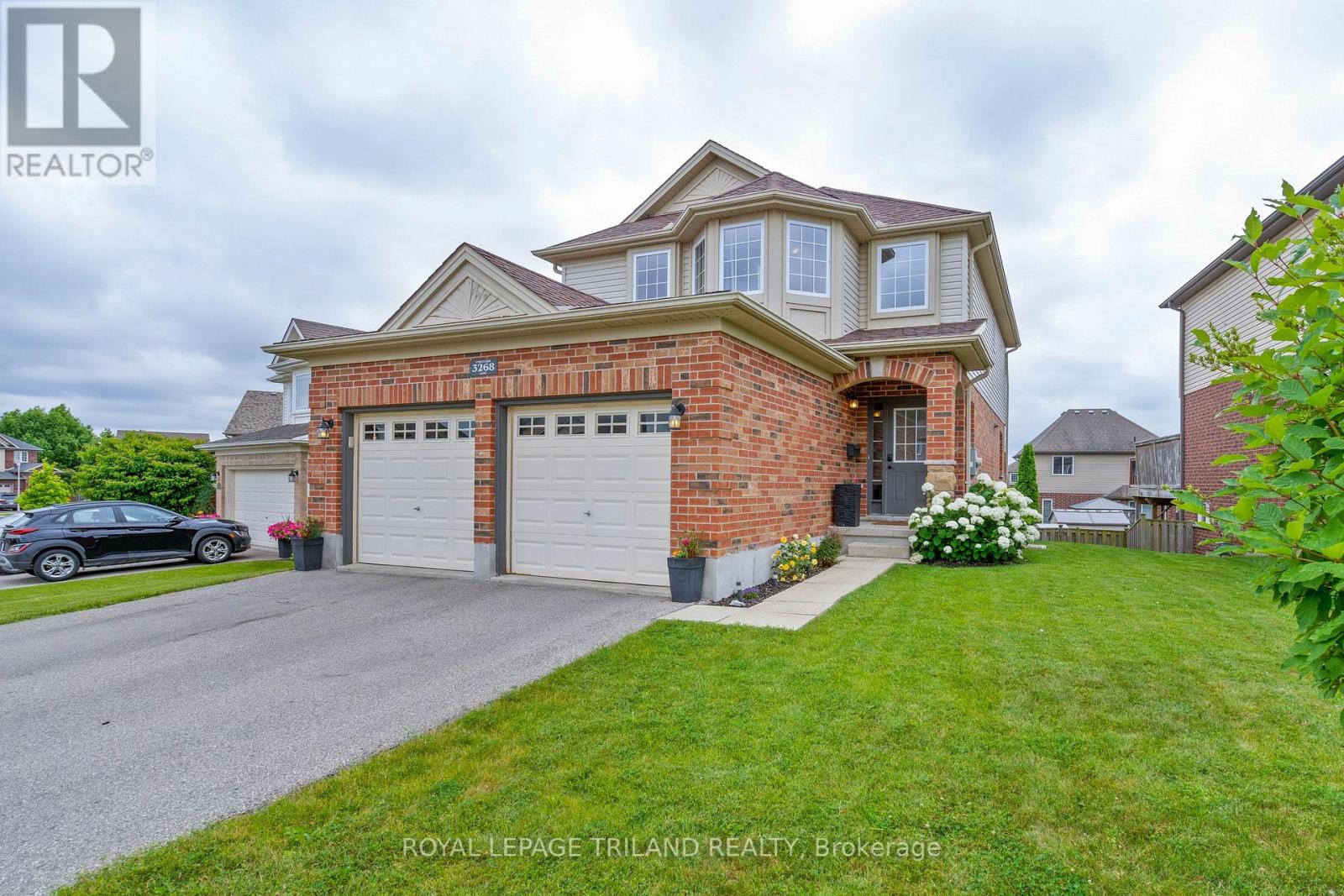 3268 EMILYCARR LANE, London South (South W)