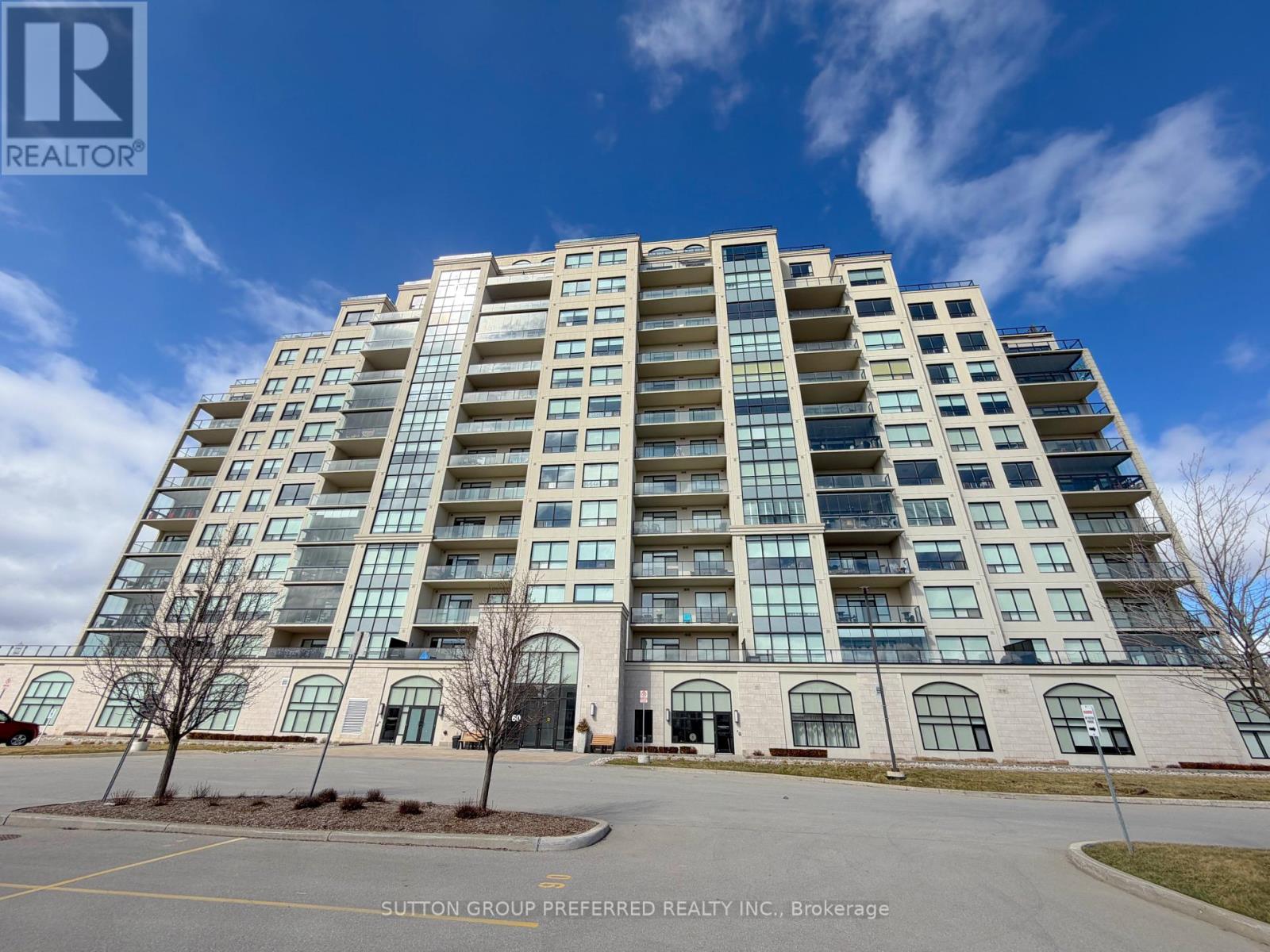 404 - 260 VILLAGEWALK BOULEVARD, London North (North R)