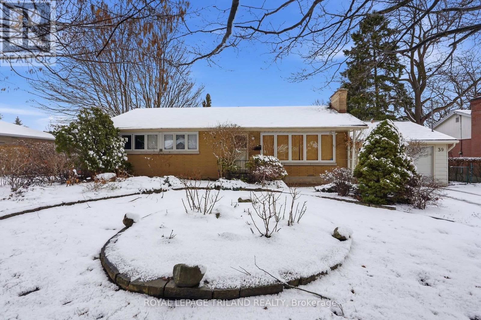 39 FORD CRESCENT, London North (North K)