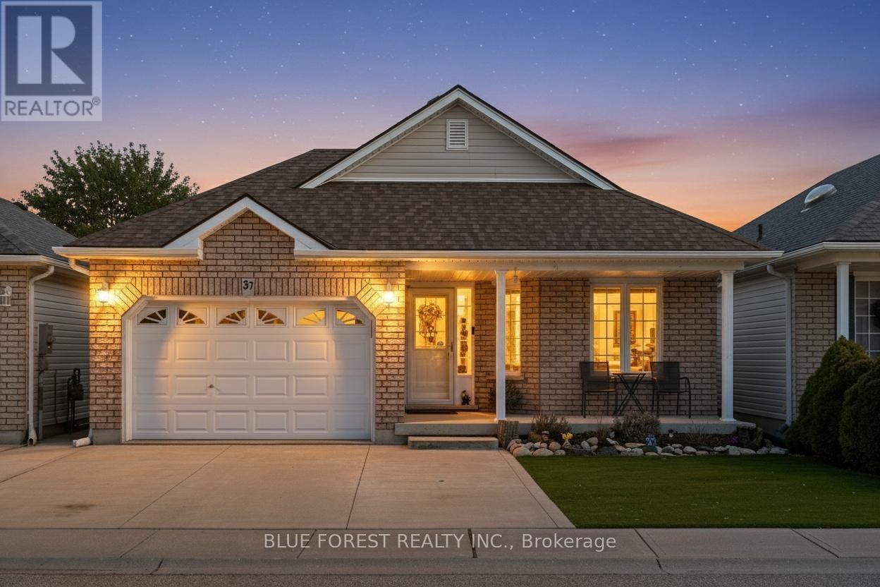 37 UPPER CANADA DRIVE, Norfolk (Port Rowan)