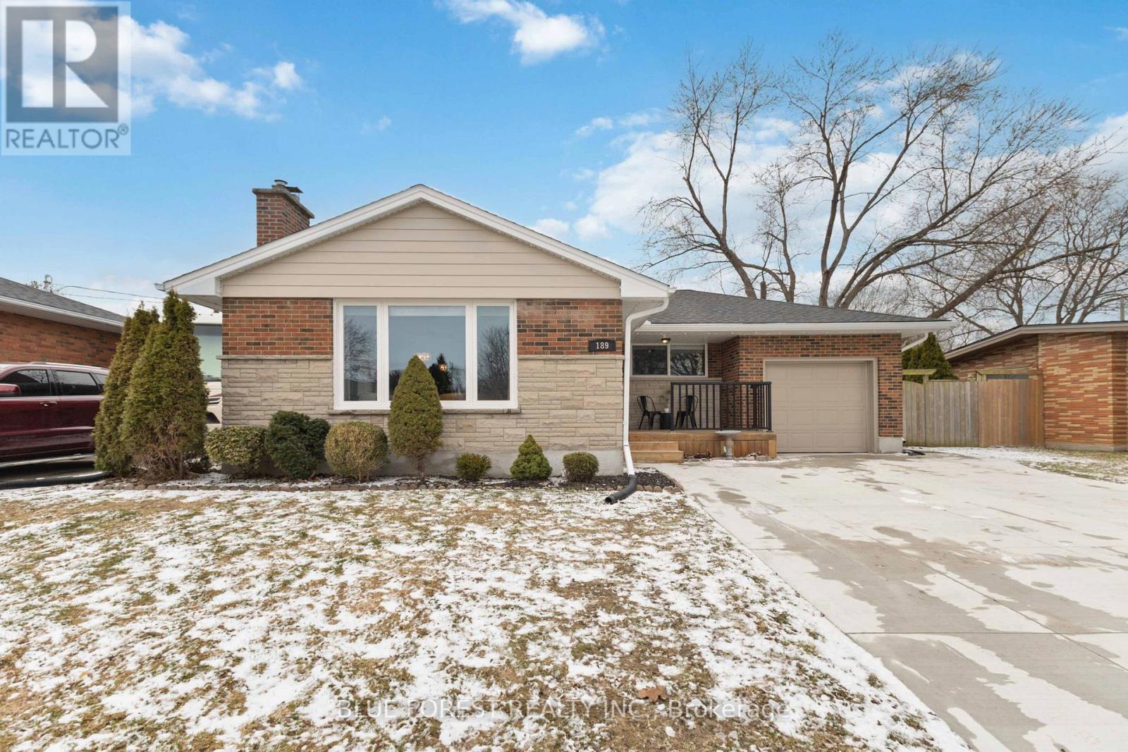 189 KING EDWARD AVENUE, London South (South J)