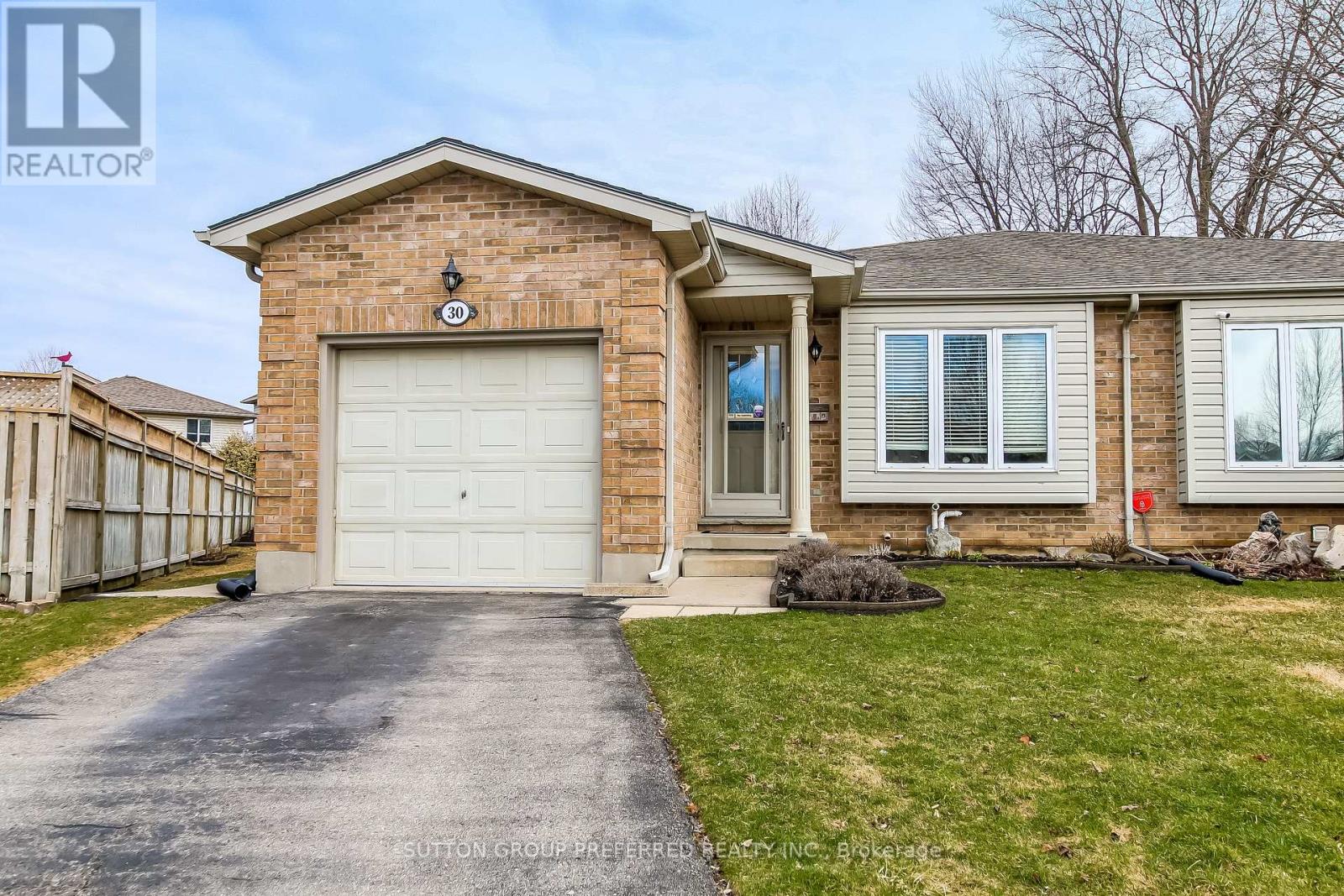 30 FOLKSTONE COURT, London East (East I)