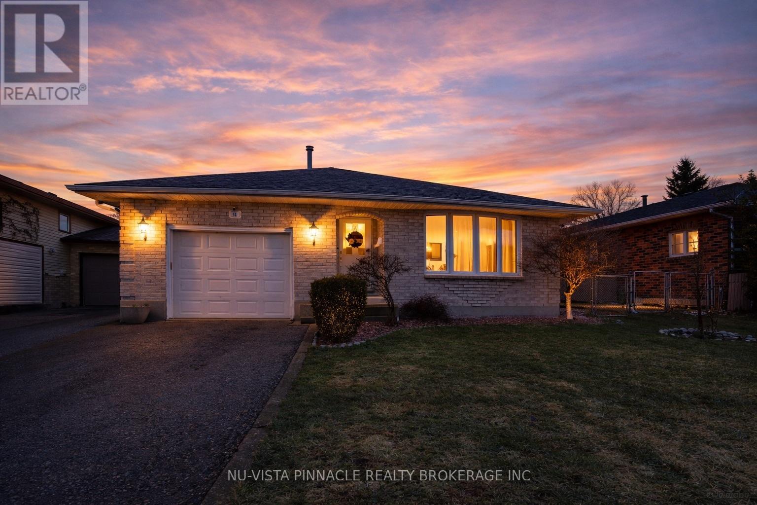 44 GOLFDALE CRESCENT, London South (South Q)