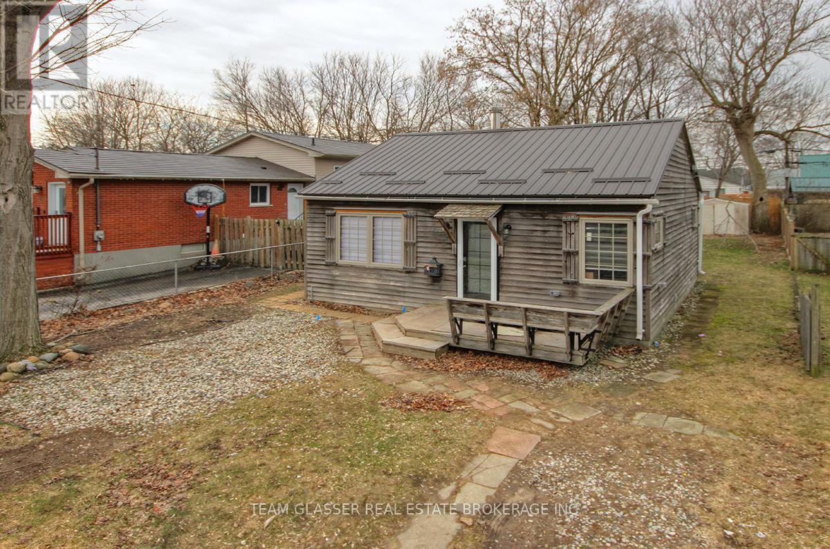 173 ELGIN STREET, London East (East M)