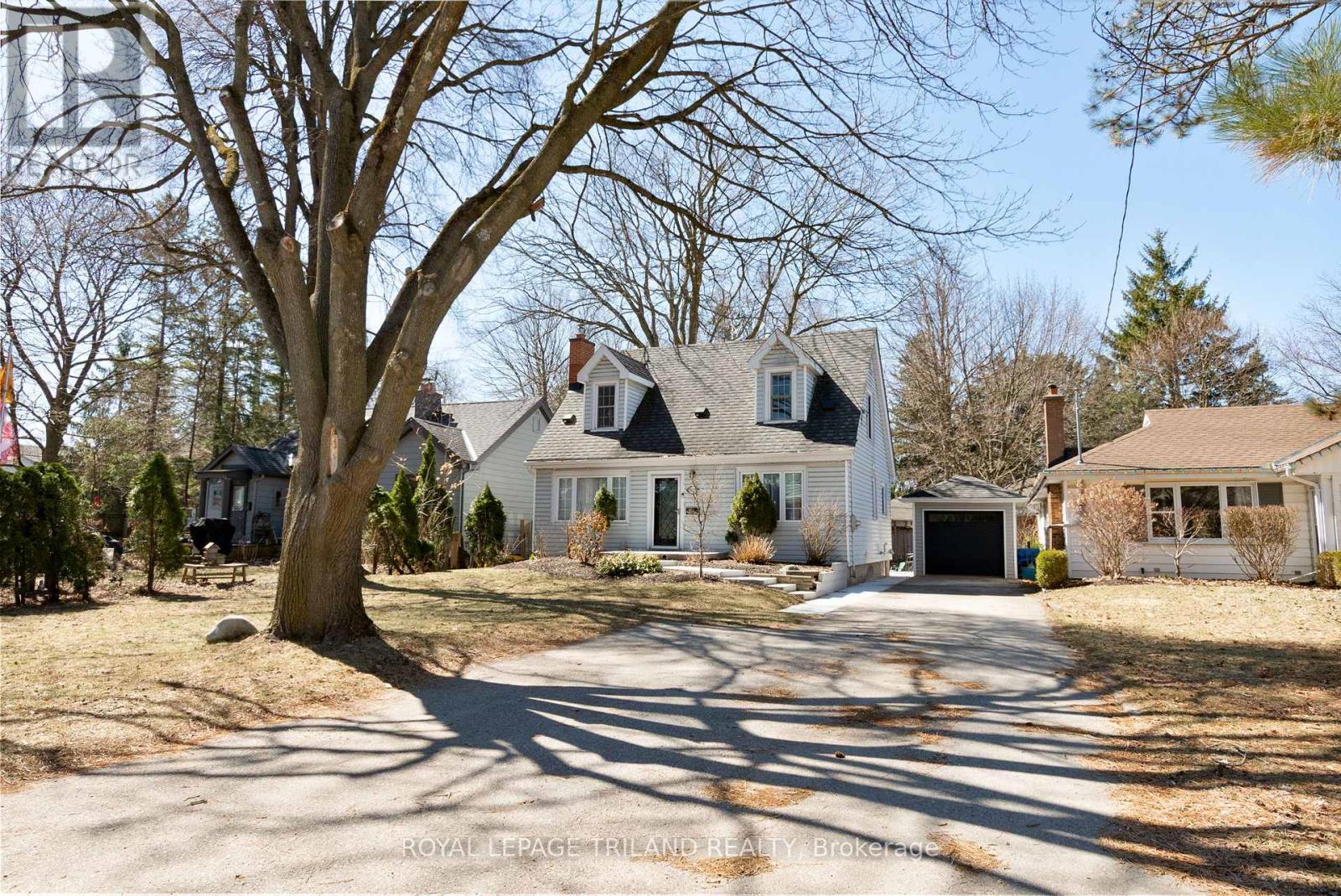 417 BYRON BOULEVARD, London South (South B)