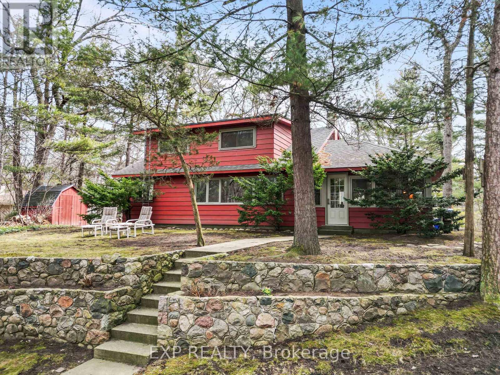 9 SUMMIT AVENUE, South Huron (Stephen)