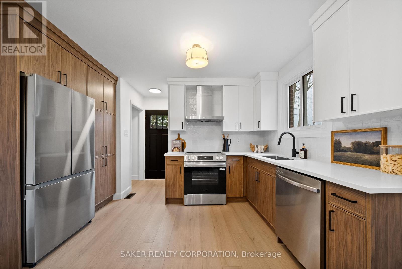 206 ADMIRAL DRIVE, London East (East I)