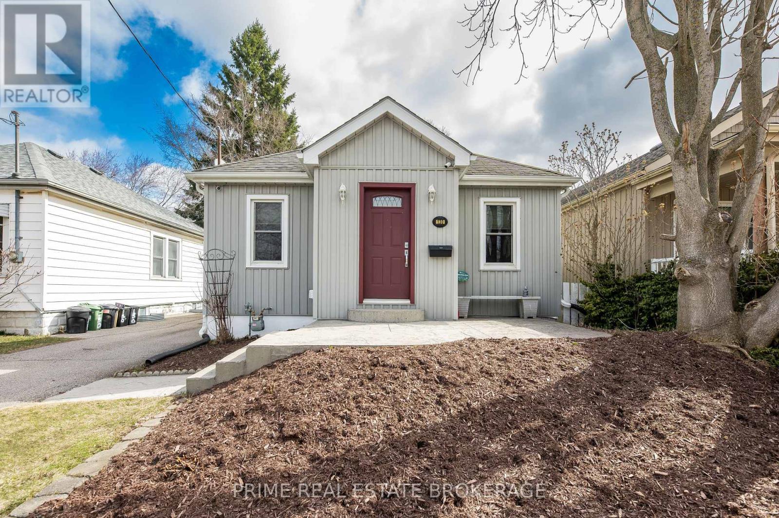 130 GILES STREET, London East (East M)