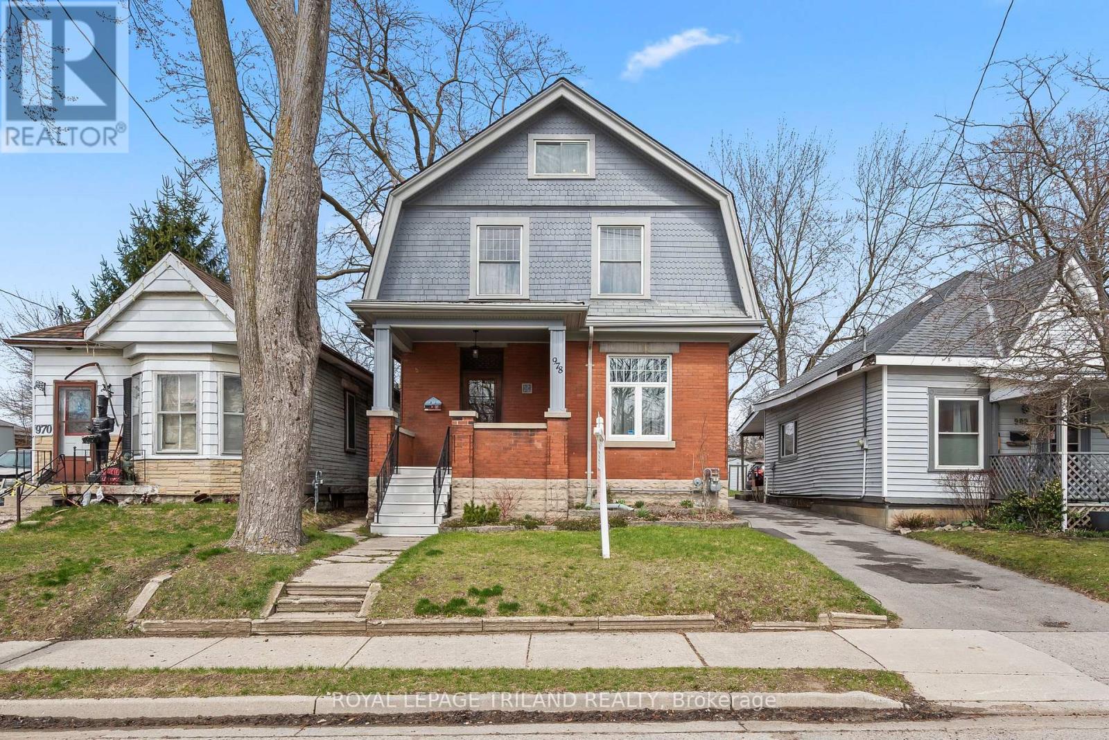 978 HACKETT STREET, London East (East L)