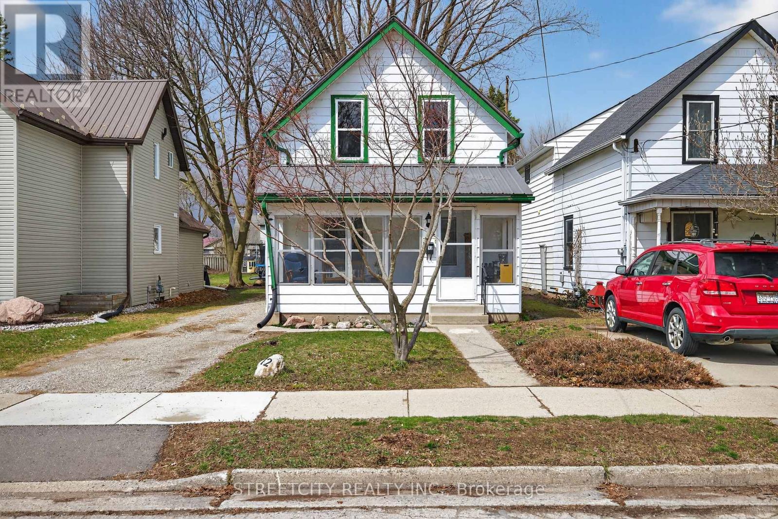 12 PEARL STREET, Tillsonburg