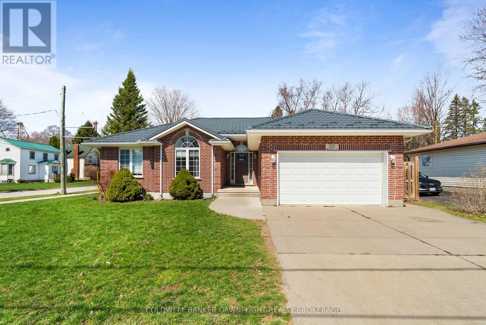 148 BROADWAY STREET, North Middlesex (Parkhill)