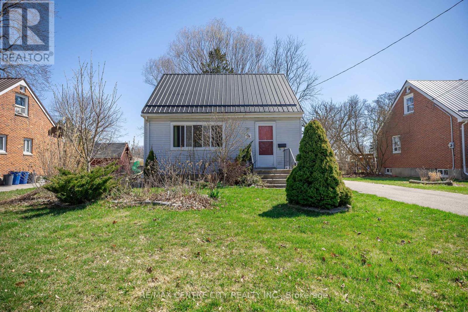 64 DUNKIRK DRIVE, St. Thomas