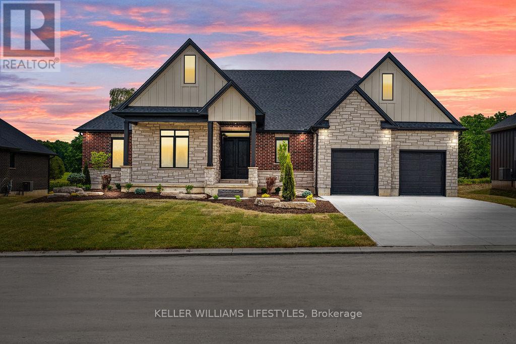 28 ALEXANDER GATE, Lambton Shores (Arkona)