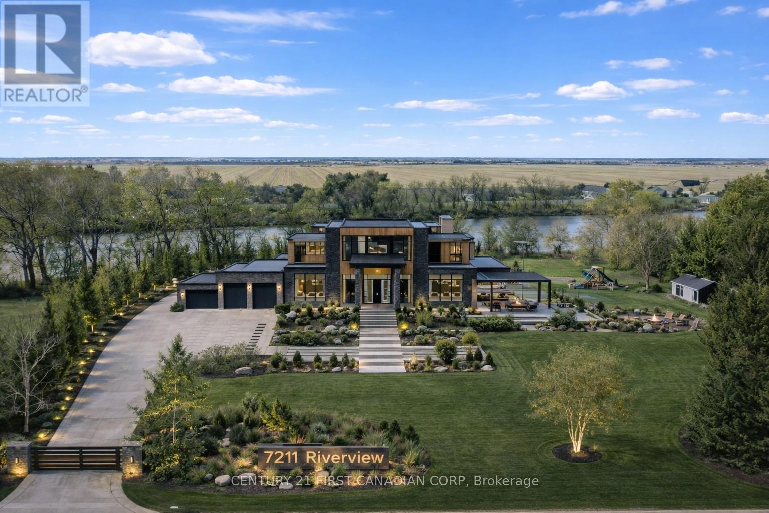 R.R No.5 - 7211 RIVERVIEW LINE, Chatham-Kent (Raleigh)