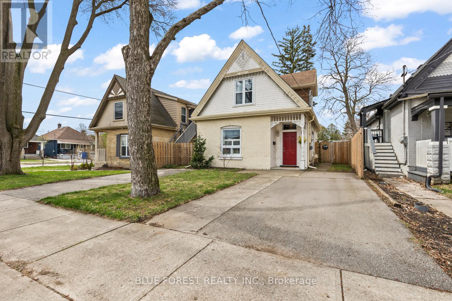 3 MARMORA STREET, London East (East L)