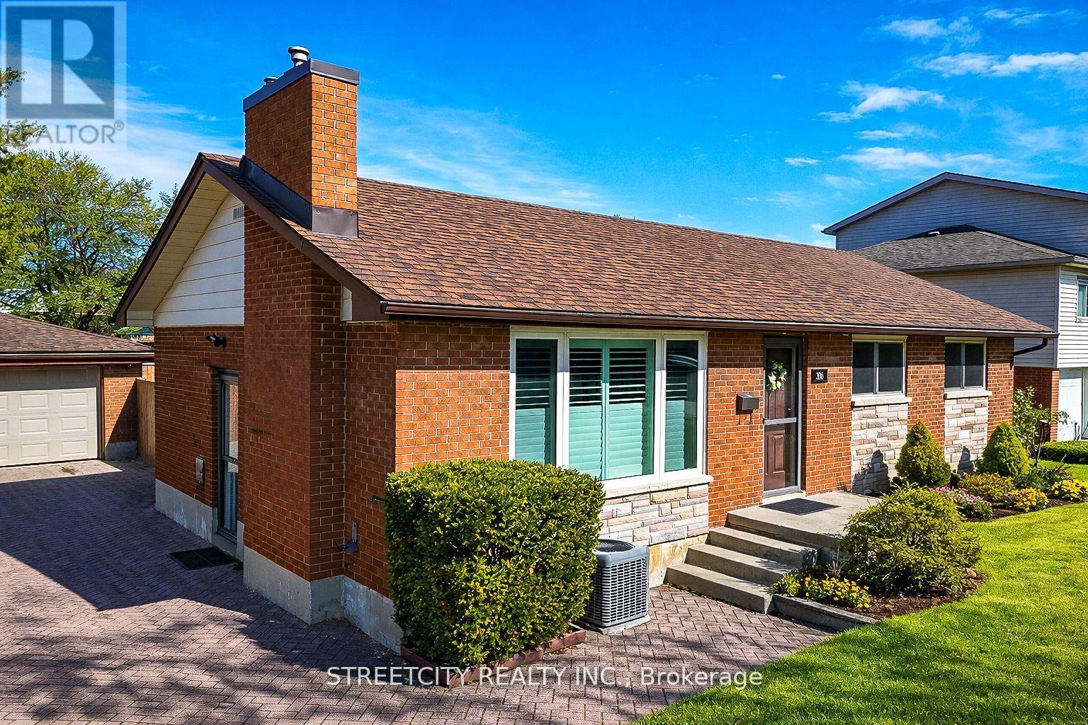 306 BURLINGTON CRESCENT, London South (South J)