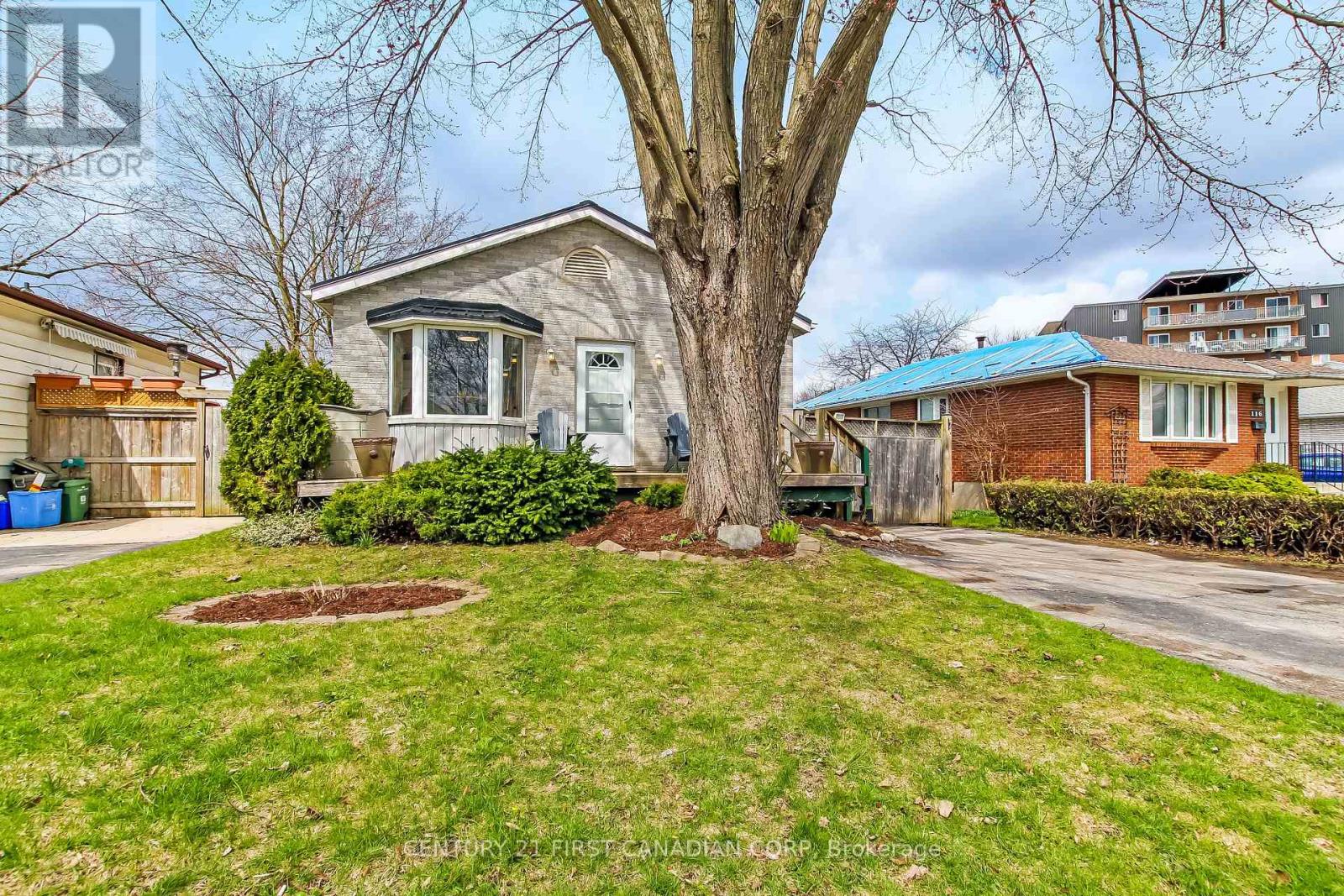 114 CONNAUGHT AVENUE, London East (East G)