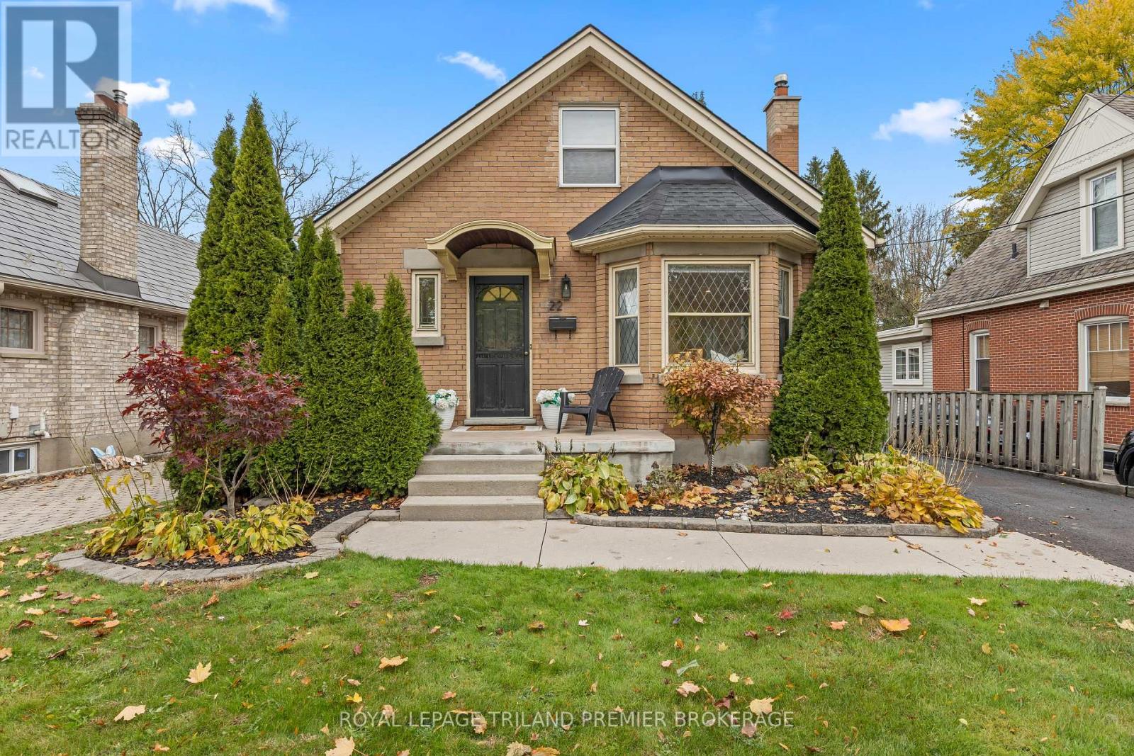 22 BRISCOE STREET E, London South (South F)