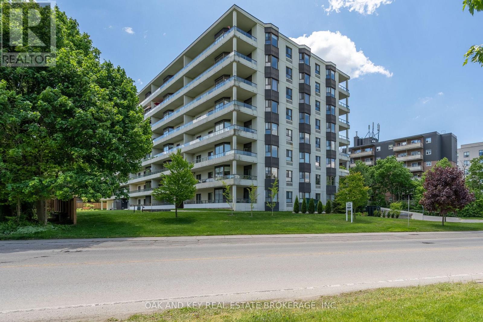 204 - 1180 COMMISSIONERS ROAD, London South (South B)