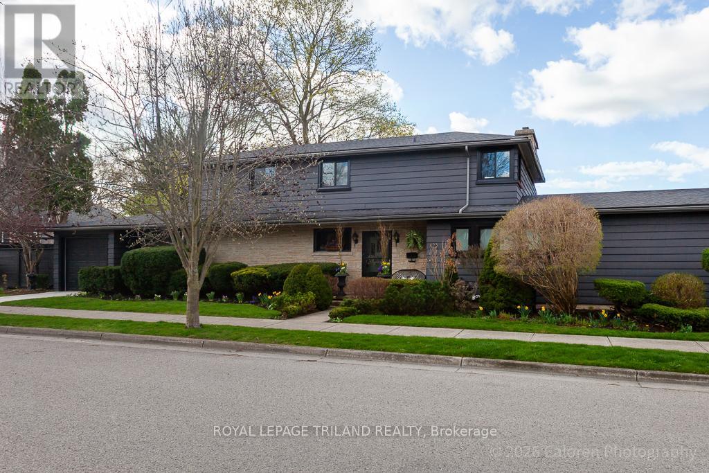 423 MOORE STREET, London South (South F)