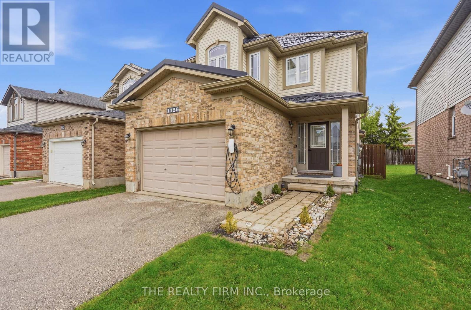 1156 FOXHUNT ROAD, London North (North S)