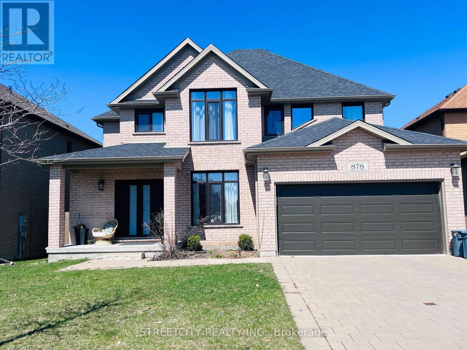 878 ZAIFMAN CIRCLE, London North (North B)