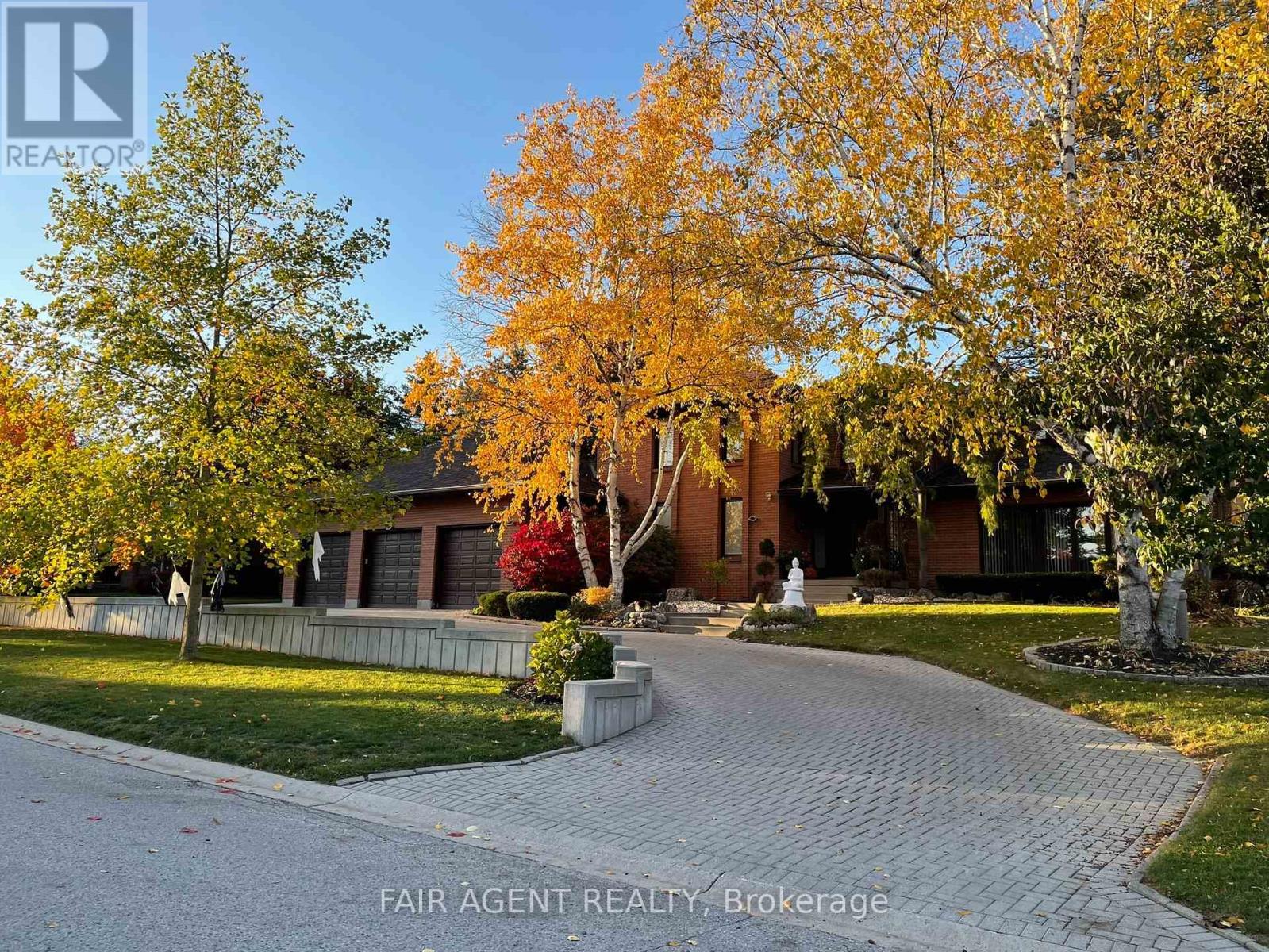 18 TOBIN COURT, London South (South C)