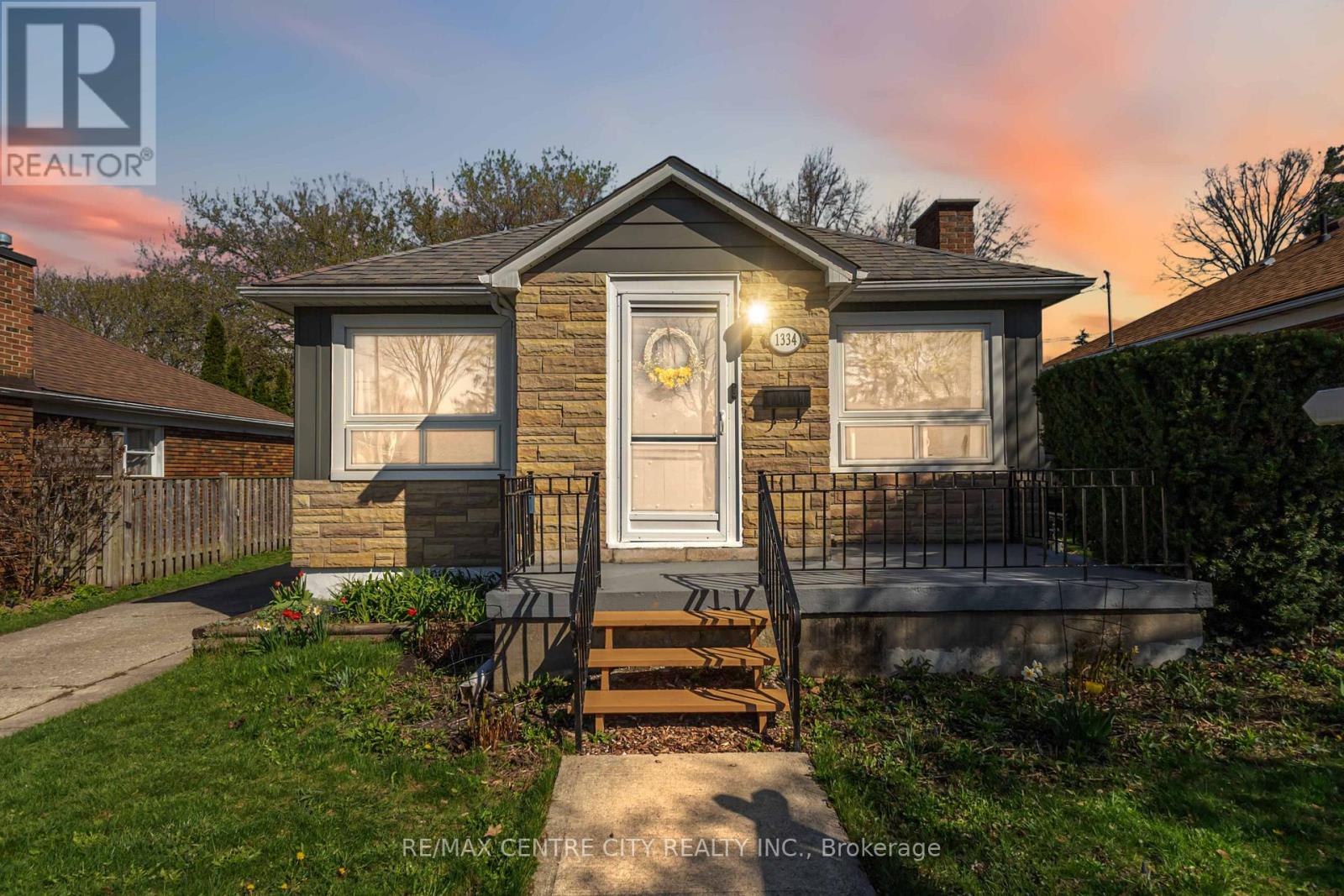 1334 LANGMUIR AVENUE, London East (East N)