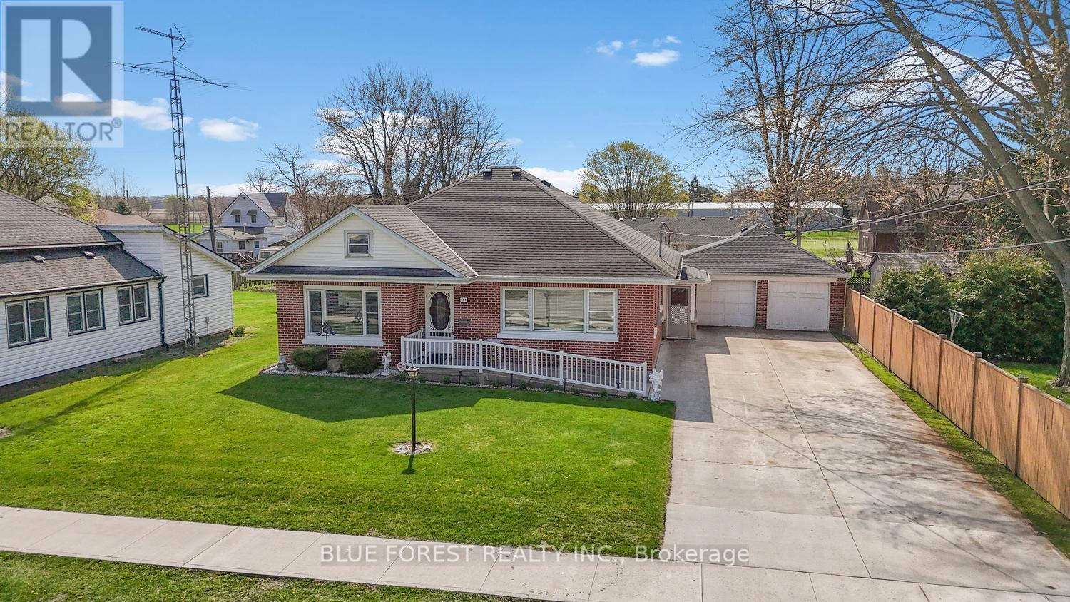 154 CHESTNUT STREET, West Elgin (West Lorne)