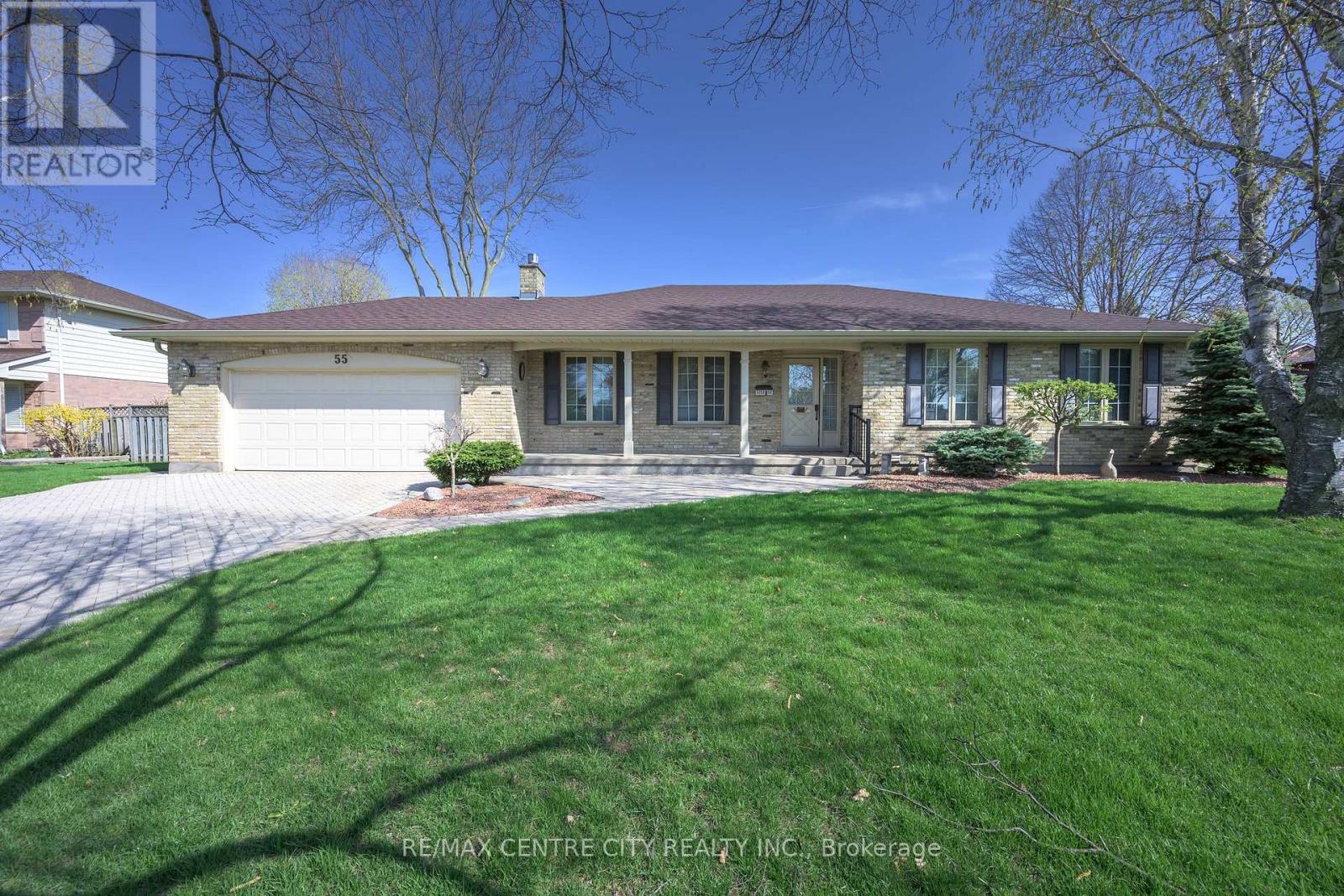 55 PINE VALLEY DRIVE, London South (South N)